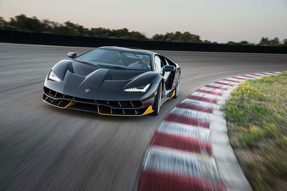 Vídeo: Lamborghini Centenario estreia-se em pista | Automais