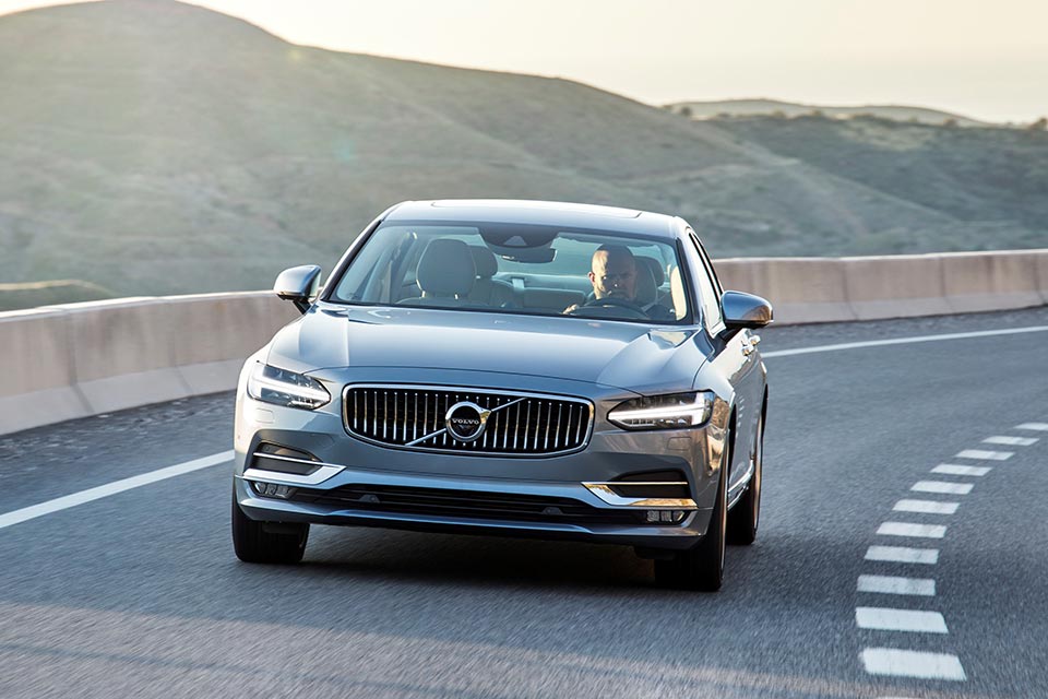 191749_new_volvo_s90_location_driving