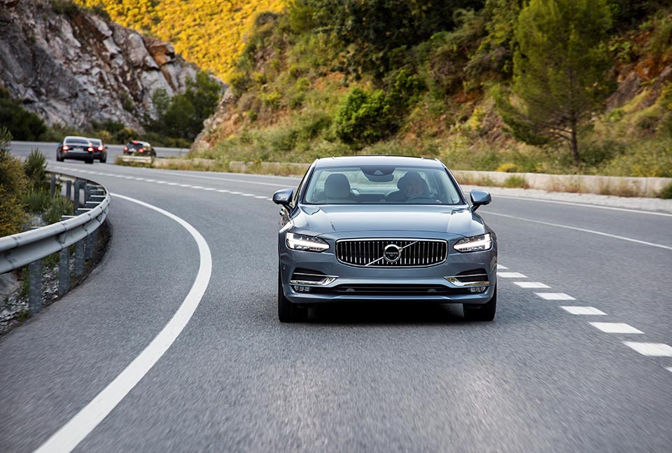 191751_new_volvo_s90_location_driving