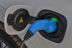 Zero diz que carros híbridos são “desastre ambiental” thumbnail