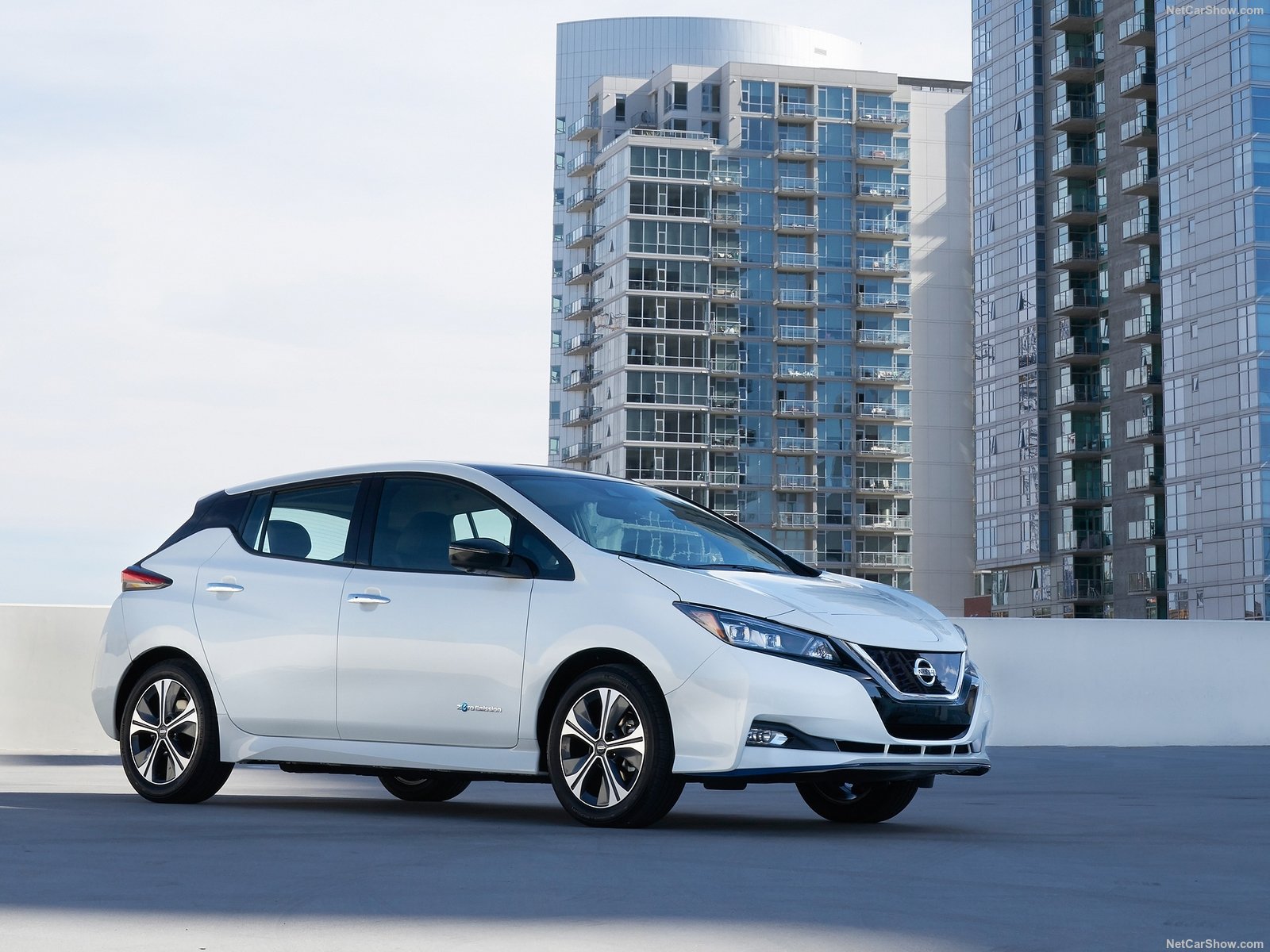 nissan leaf 2025 Automais