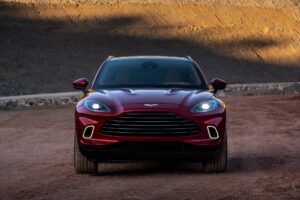 Vendas da Aston Martin crescem 224% no primeiro semestre de 2021. O “culpado” é o DBX thumbnail