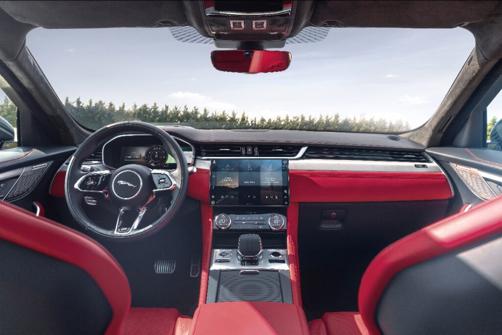 Jaguar refresca FPace com interior mais luxuoso Automais