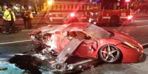 Jovem destrói Ferrari 488 Spider alugado thumbnail