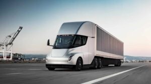 Elon Musk promete camião elétrico com 1000 km de autonomia thumbnail