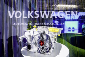Volkswagen inicia produção de motores elétricos na China thumbnail