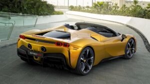 Ferrari SF90 Spider, o novo supercarro híbrido plug-in a céu aberto thumbnail