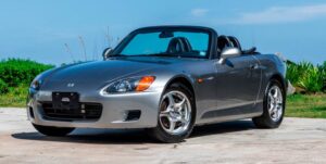 Reconhecido designer automóvel nomeia 8 futuros clássicos thumbnail