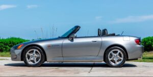 Este Honda S2000 tem 54 quilómetros e está à venda thumbnail