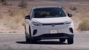 Tanner Foust testa os limites do novo Volkswagen ID.4 em circuito thumbnail