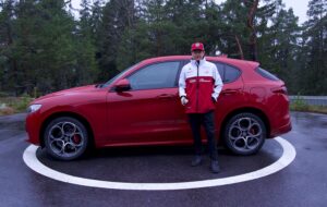 Alfa Romeo entrega Stelvio Veloce a Kimi Räikkönen para quando não anda de monolugar thumbnail