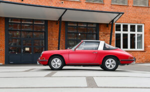 Porsche Classic restaura um dos primeiros 911 S Targa produzidos thumbnail