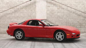 Mazda volta a produzir peças para o RX-7 thumbnail