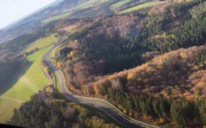 Nordschleife visto do céu é igualmente impressionante thumbnail