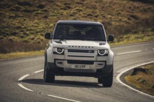 Land Rover Defender 90 chega a Portugal por 76 500€ thumbnail