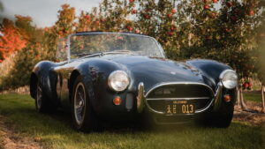 Cobra 427 do próprio Carroll Shelby vai a leilão e pode valer milhões thumbnail