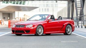 Este raro Mercedes CLK DTM AMG Cabriolet procura novo dono em leilão thumbnail