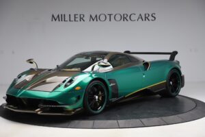 Pagani Huayra BC verde com fibra de carbono em dourado procura novo dono thumbnail