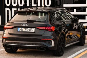 Novo Audi RS3 Sportback surge sem camuflagem thumbnail