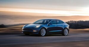 Mercado automóvel europeu continua a recuperar, vendas do Tesla Model 3 surpreendem thumbnail