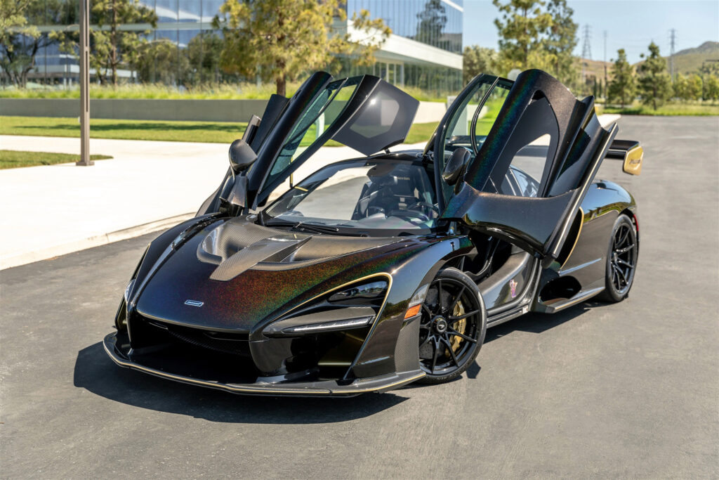 Este McLaren Senna com pintura exclusiva está à venda | Automais