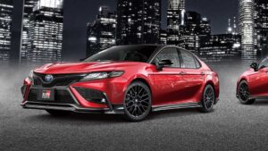 Toyota Camry ganha equipamento desportivo thumbnail