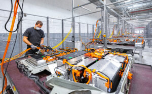 Opel atualiza Centro de Baterias na Alemanha thumbnail