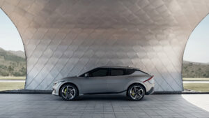 Novo Kia EV6 chega em outubro e já sabemos quanto vai custar em Portugal thumbnail