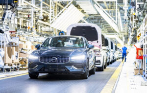 Fábrica da Volvo na China é agora alimentada a 100% com eletricidade renovável thumbnail