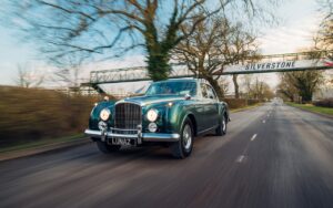 Lunaz converte Bentley S2 Continental Flying Spur de 1961 em carro elétrico thumbnail