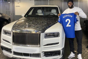 Jogador do Chelsea oferece a si mesmo Rolls-Royce Cullinan que custa mais de 600 mil euros thumbnail