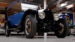Jay Leno mostra o Owen Magnetic, um carro híbrido de 1916 thumbnail