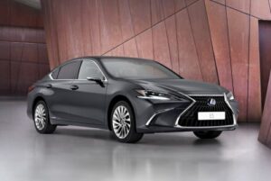 Renovado Lexus ES melhora estética, tecnologia e garante comportamento aprimorado thumbnail