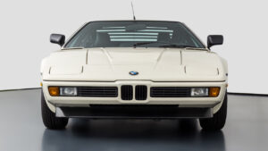 Este BMW M1 está à venda por uns expressivos 798 900€ thumbnail