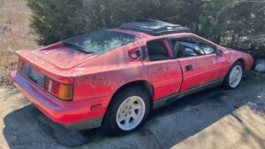 Depois de 20 anos abandonado, este Lotus Esprit vai ganhar nova vida thumbnail