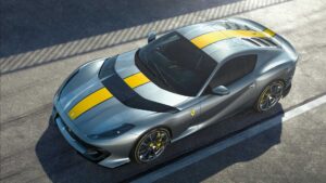 Ferrari mostra primeiras imagens da versão mais “picante” do 812 Superfast thumbnail
