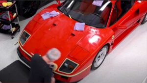 Empresa mostra todo o trabalho de detalhe automóvel num Ferrari F40 thumbnail
