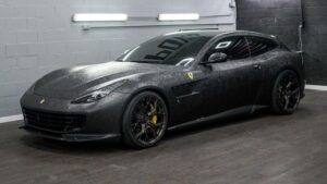 Jogador do AC Milan dá uma pintura especial ao seu Ferrari GTC4Lusso thumbnail
