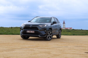 Fomos conhecer o novo Toyota RAV4 híbrido plug-in que chega a Portugal por 54 990€ thumbnail