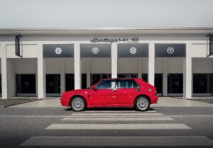 Lancia Delta vai regressar como carro elétrico thumbnail