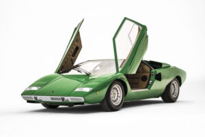 Lamborghini explica como as linhas do Countach influenciaram o design dos modelos atuais thumbnail