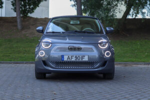 “Entre 2025 e 2030 a nossa gama de produtos vai tornar-se exclusivamente elétrica”, afirma CEO da Fiat thumbnail