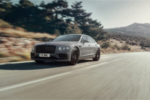 Renovado Bentley Flying Spur recebe mais equipamento e novas opções de personalização thumbnail