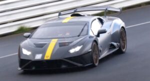 Lamborghini Huracan STO visto em testes no curcuito de Nurburgring thumbnail