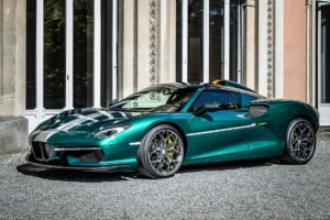 Touring Superleggera celebra 95º aniversário com novo supercarro thumbnail