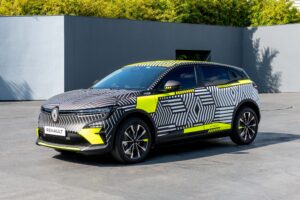 Versões pré-produção do novo Renault Mégane E-Tech Electric prontas para se fazerem à estrada thumbnail
