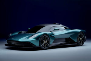 Aston Martin testa Valhalla em Silverstone e inicia produção em 2024 thumbnail