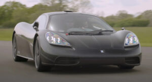 Gordon Murray continua a testar o T.50, desta vez na pista do Top Gear thumbnail