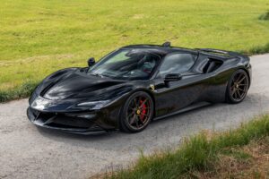 Ferrari SF90 modificado pela Novitec fica ainda mais potente e audível thumbnail