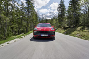 Renovado Porsche Macan está mais potente thumbnail